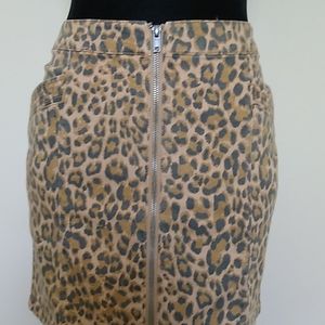 DIVIDED by H&M Leopard Mini Skirt Size 8